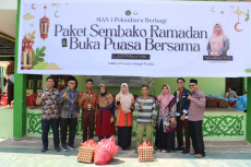 MAN 1 Pekanbaru Laksanakan Program Kemenag Berdampak dengan Berbagi Sembako dan Pakaian layak kepada Masyarakat