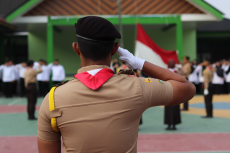 Mengawali Hari, Menyatukan Hati, Filosofi Tangga dari Lapangan Upacara MAN 1 Pekanbaru
